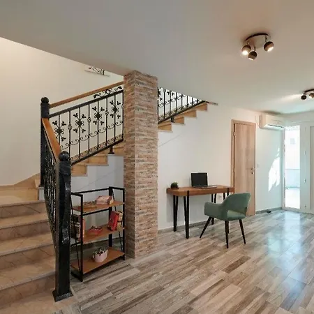 House Cavela Gustirna