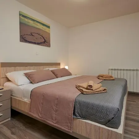 House Cavela Gustirna