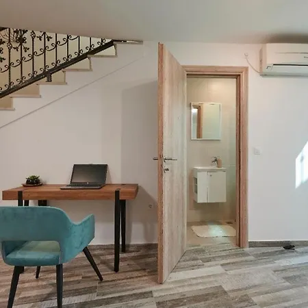House Cavela וילה Gustirna