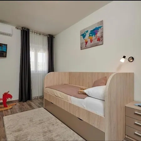 فيلة House Cavela Gustirna