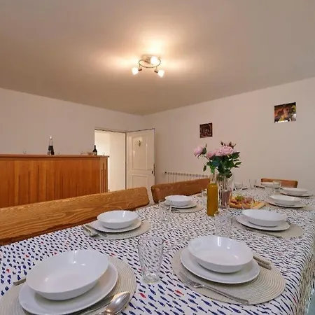 House Cavela וילה Gustirna