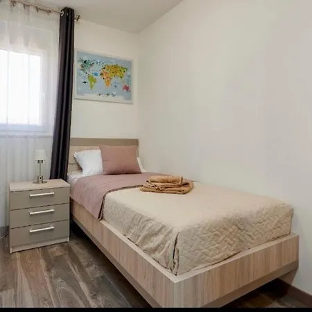 House Cavela * Gustirna
