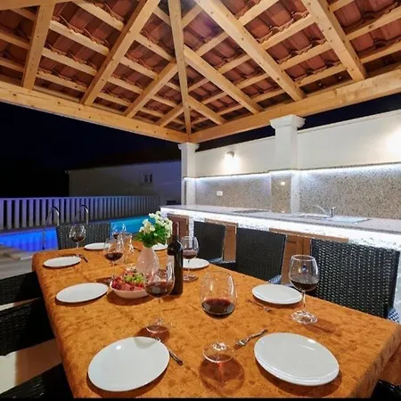 House Cavela וילה