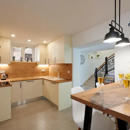 וילה House Cavela Gustirna