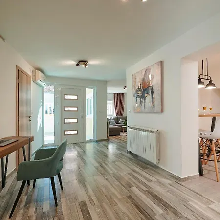 House Cavela فيلة