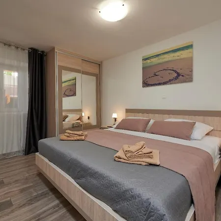 House Cavela Gustirna