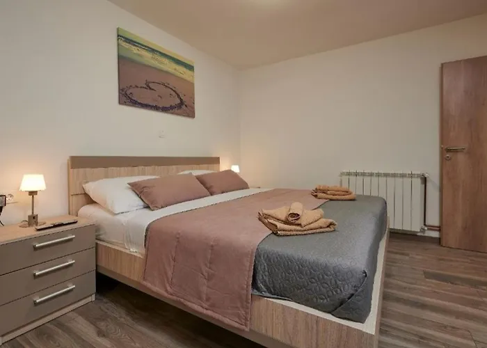 House Cavela Gustirna