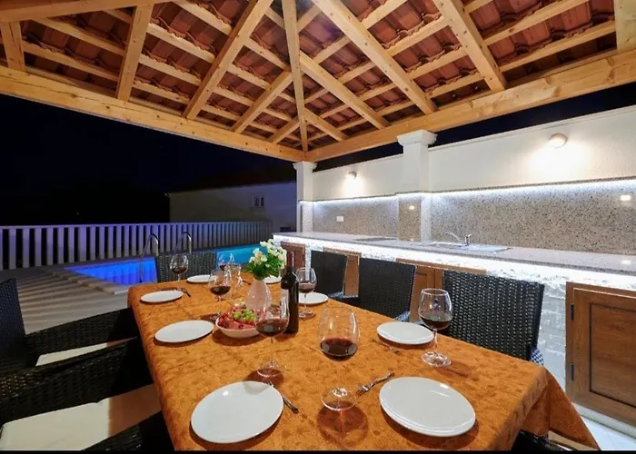 House Cavela فيلة