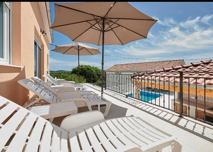 فيلة House Cavela