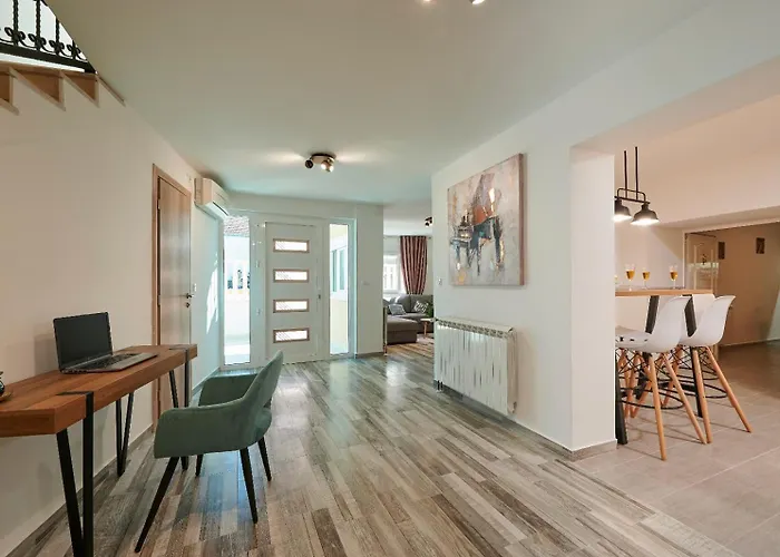 House Cavela فيلة